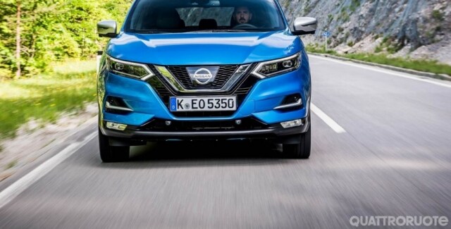 2017-Nissan-Qashqai-25 2017-Nissan-Qashqai-25