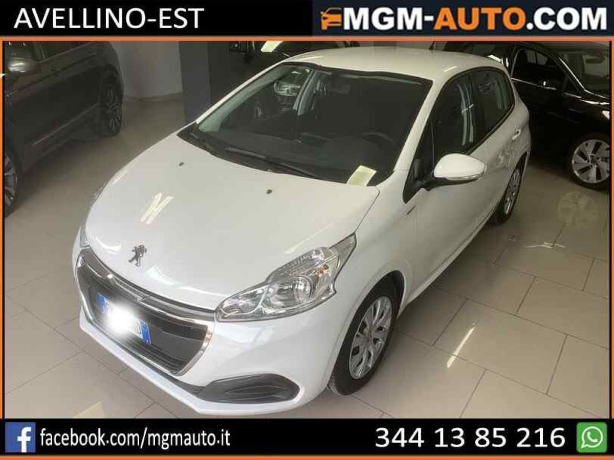 PEUGEOT 208