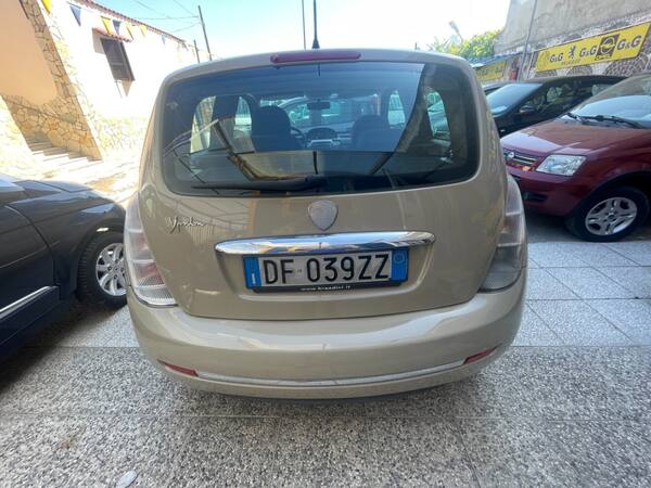 image desc
