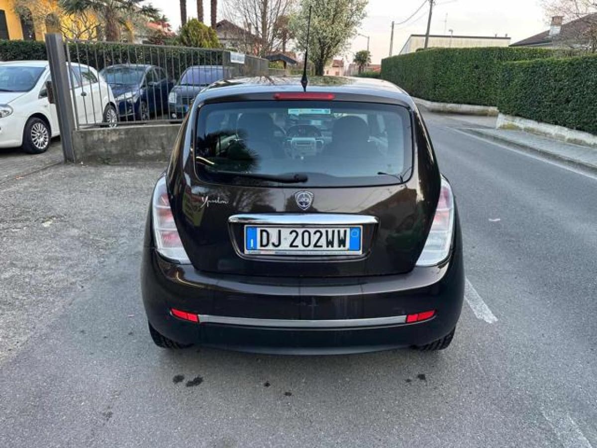 image desc