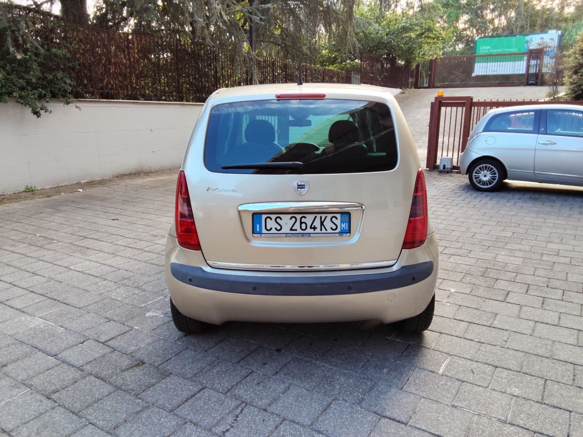 image desc