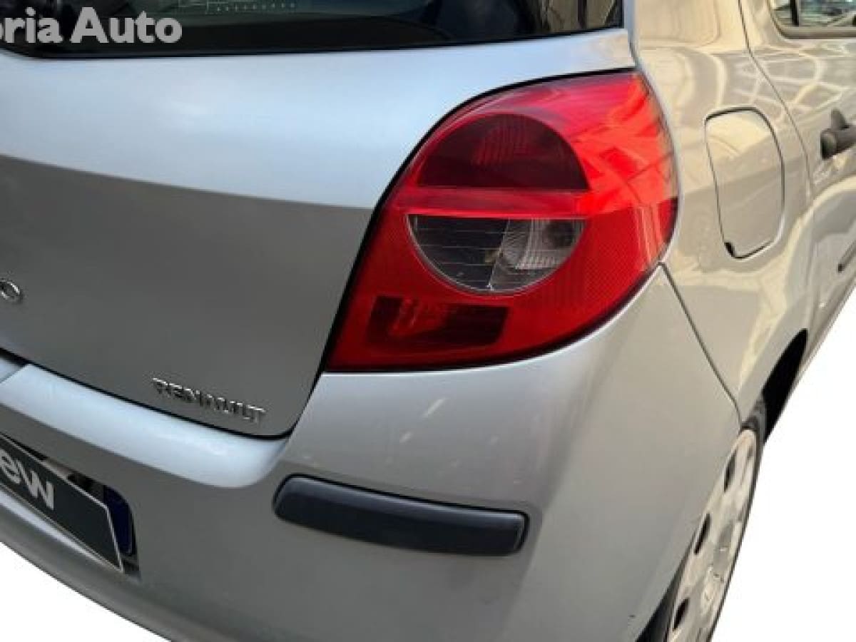 RENAULT Clio 3ª serie 7
