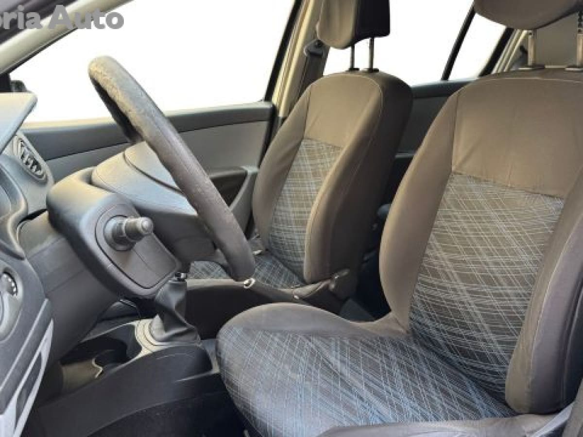 RENAULT Clio 3ª serie 15