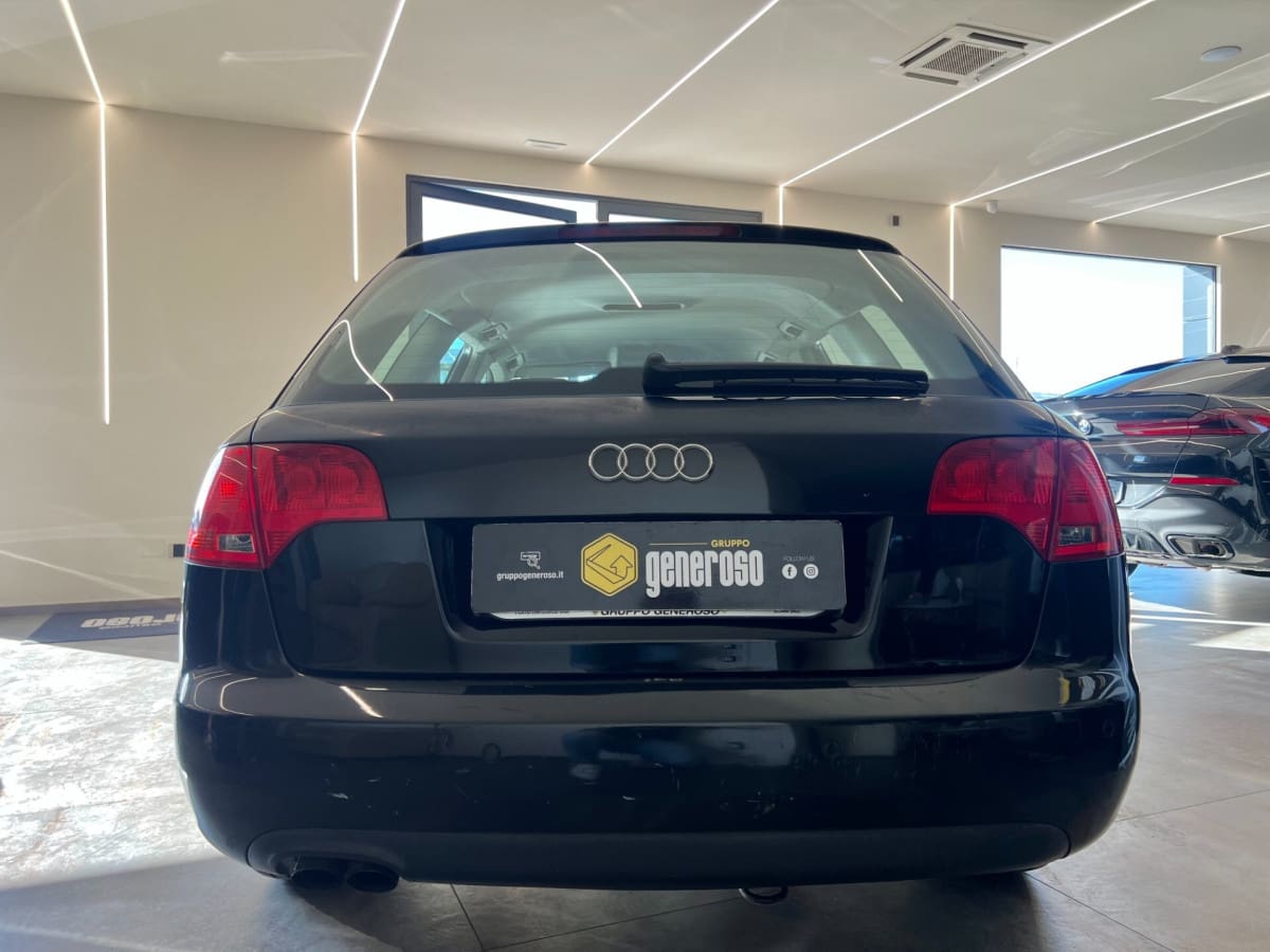 AUDI A4 3ª serie 4