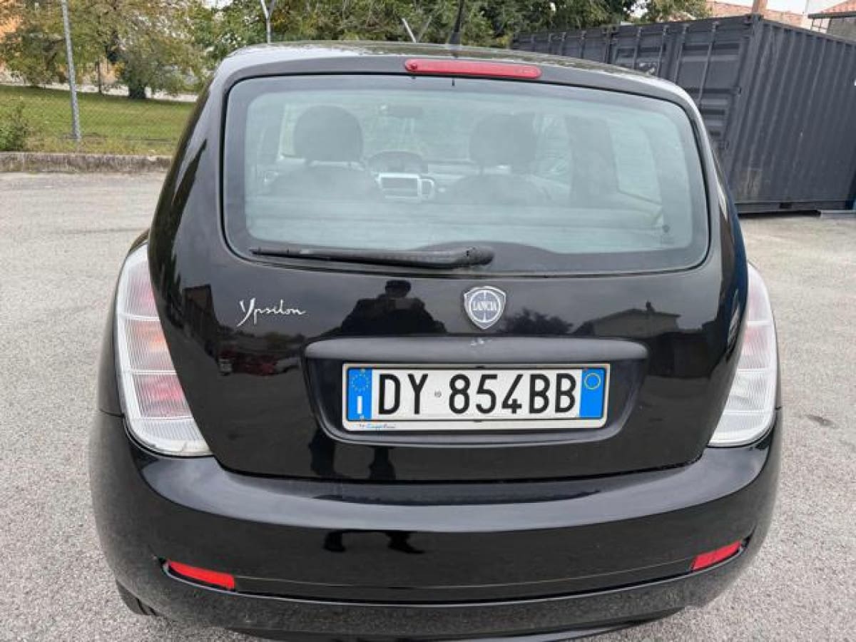 image desc