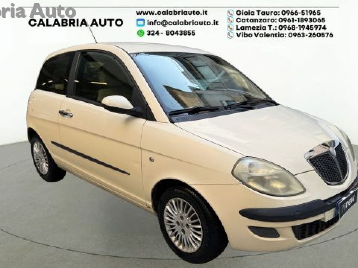 LANCIA Ypsilon 2