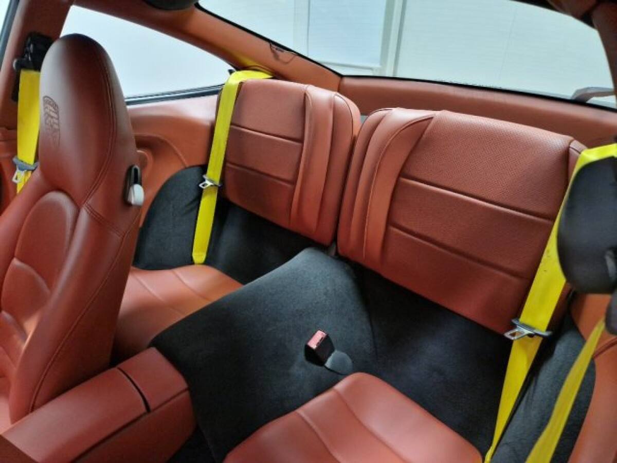 PORSCHE 911           (993) 15