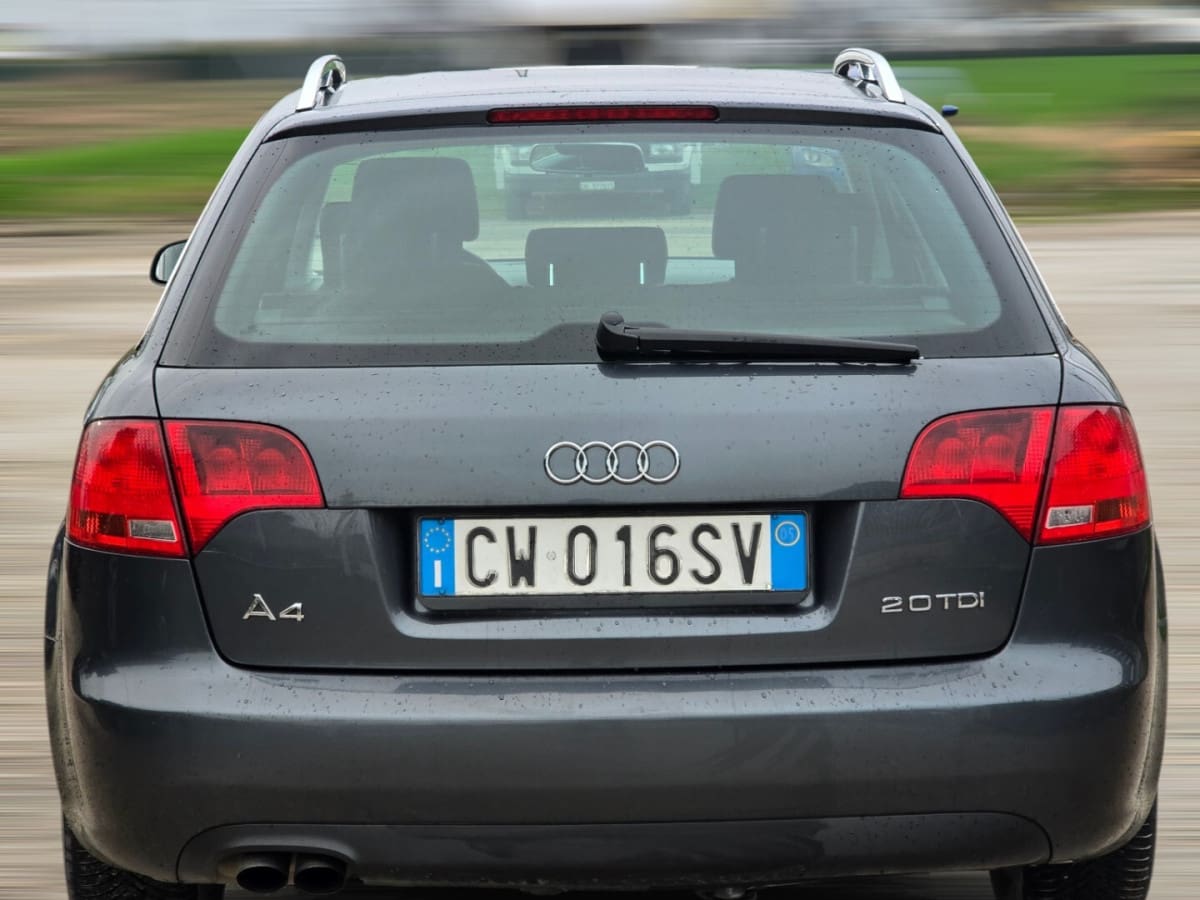 AUDI A4 3ª serie 4