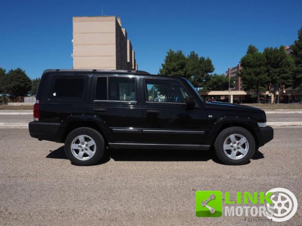 JEEP Commander 8