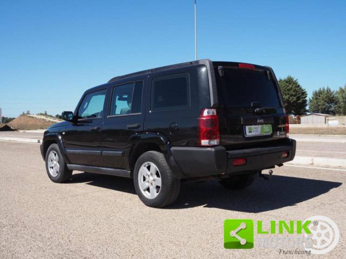 JEEP Commander 13