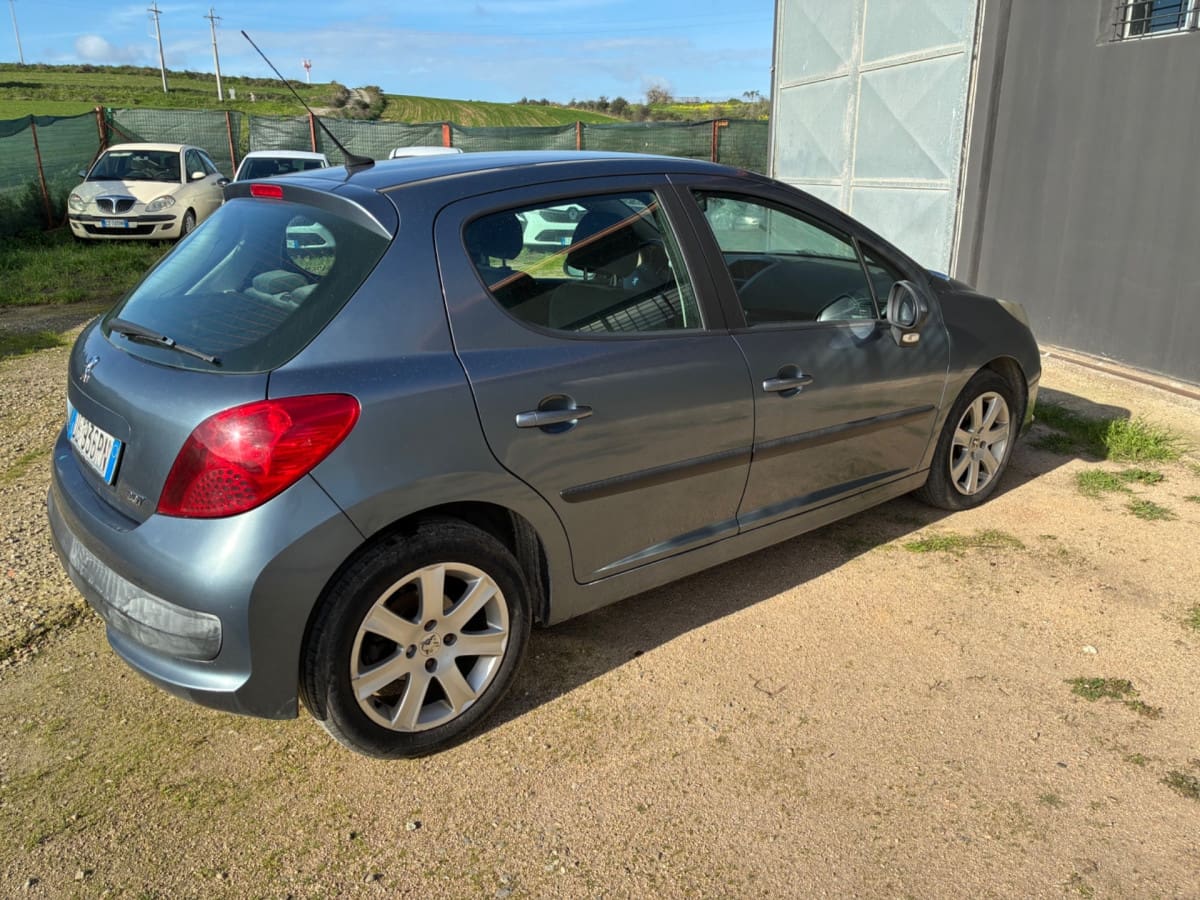 PEUGEOT 207 6
