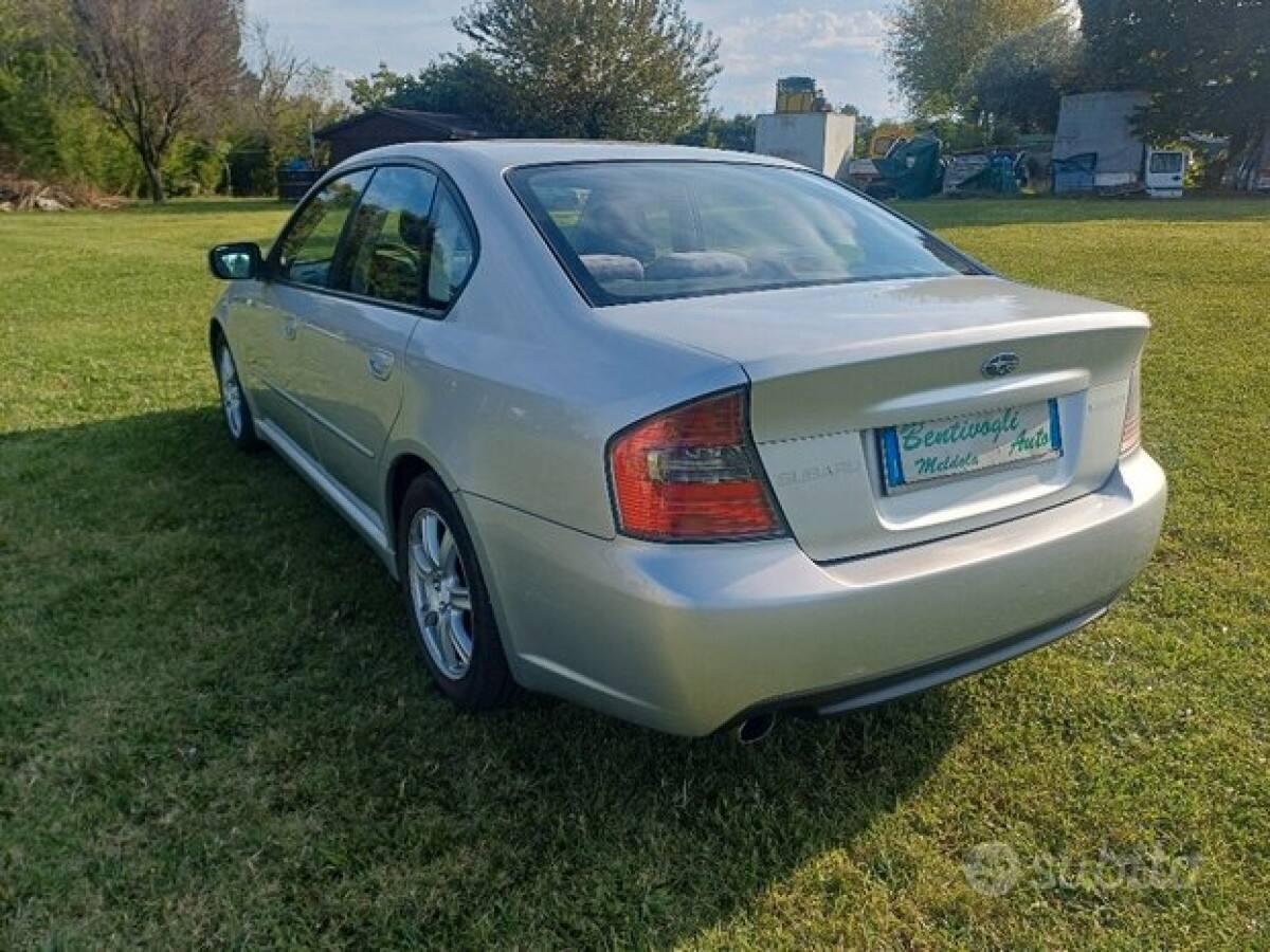 SUBARU Legacy 4ª serie 9