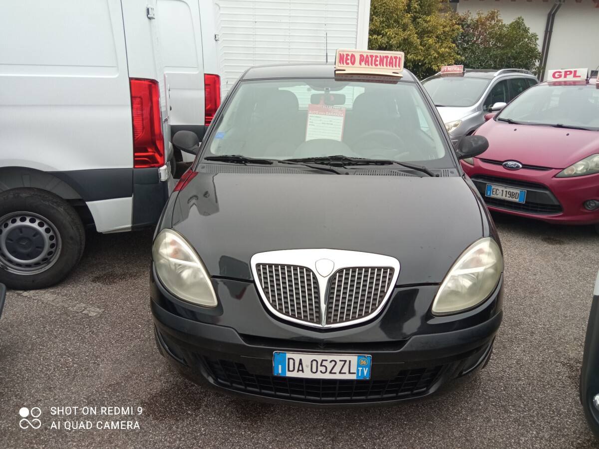 LANCIA Ypsilon 8