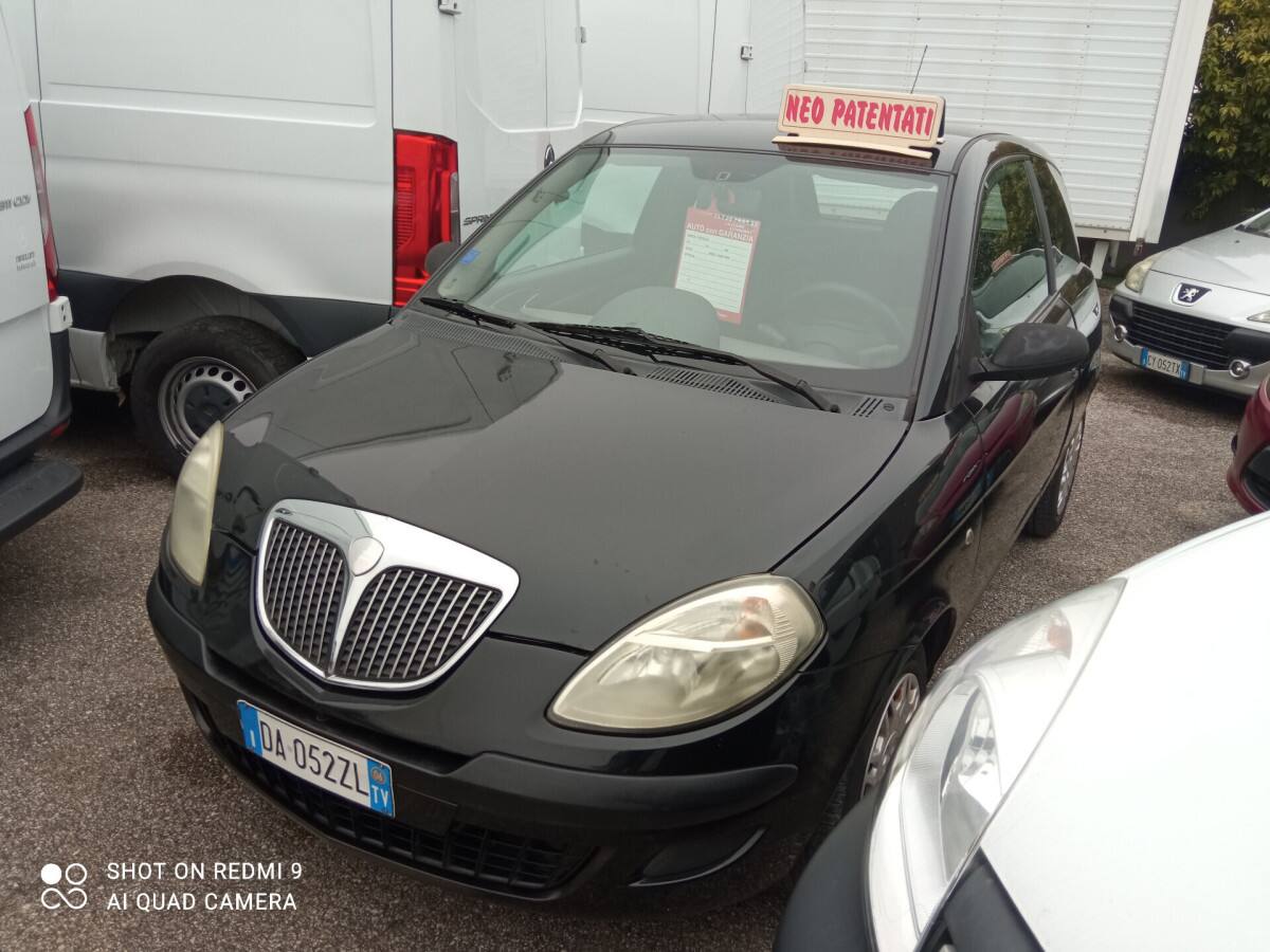 LANCIA Ypsilon 2