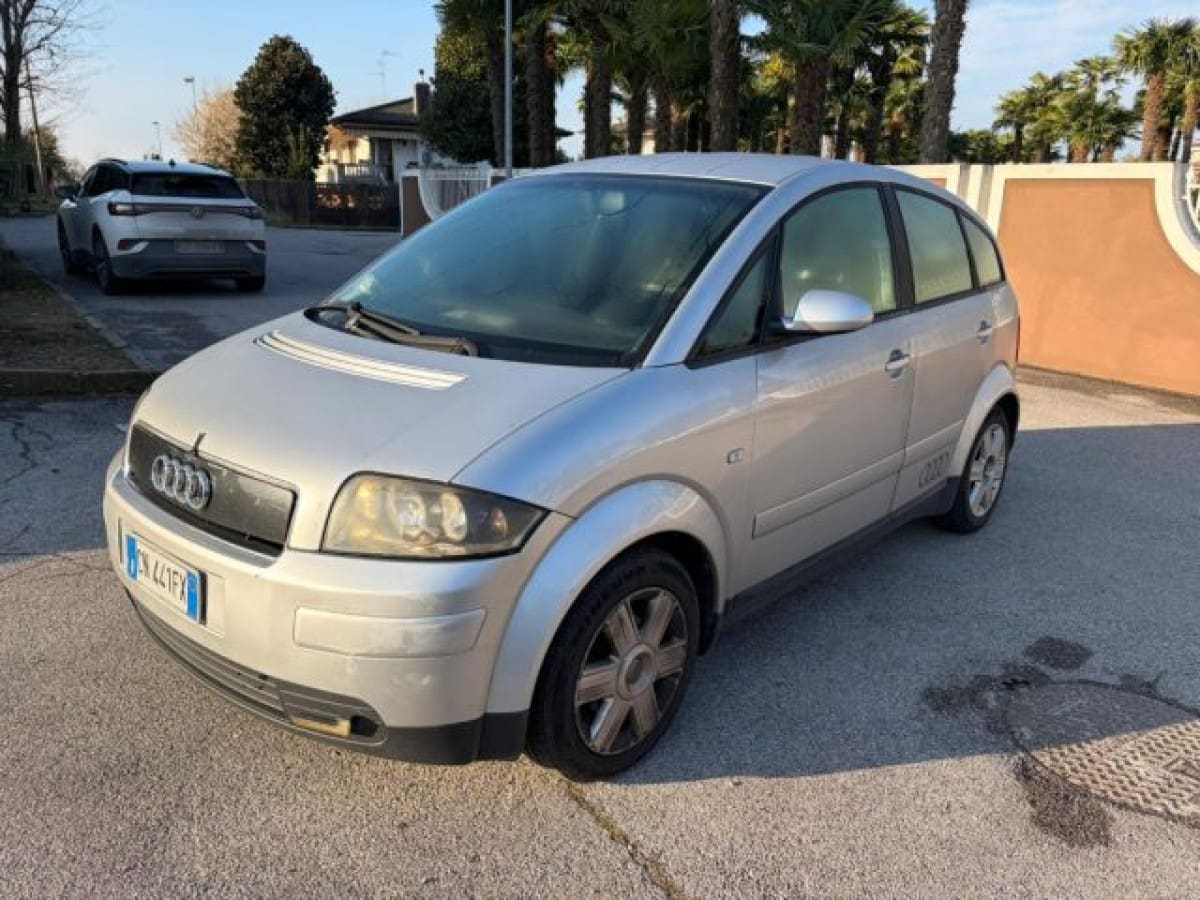 AUDI A2 109671166