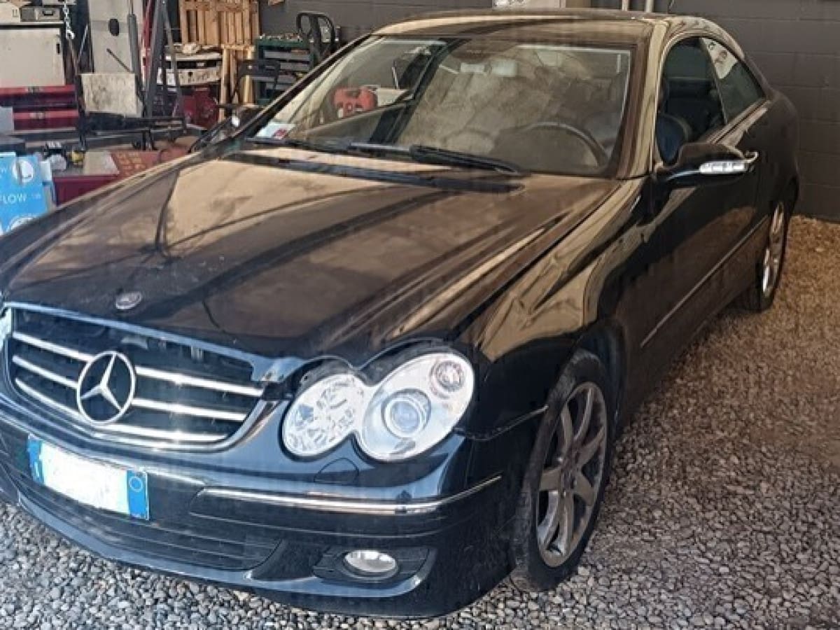 MERCEDES Classe CLK (C/A209) 109672920