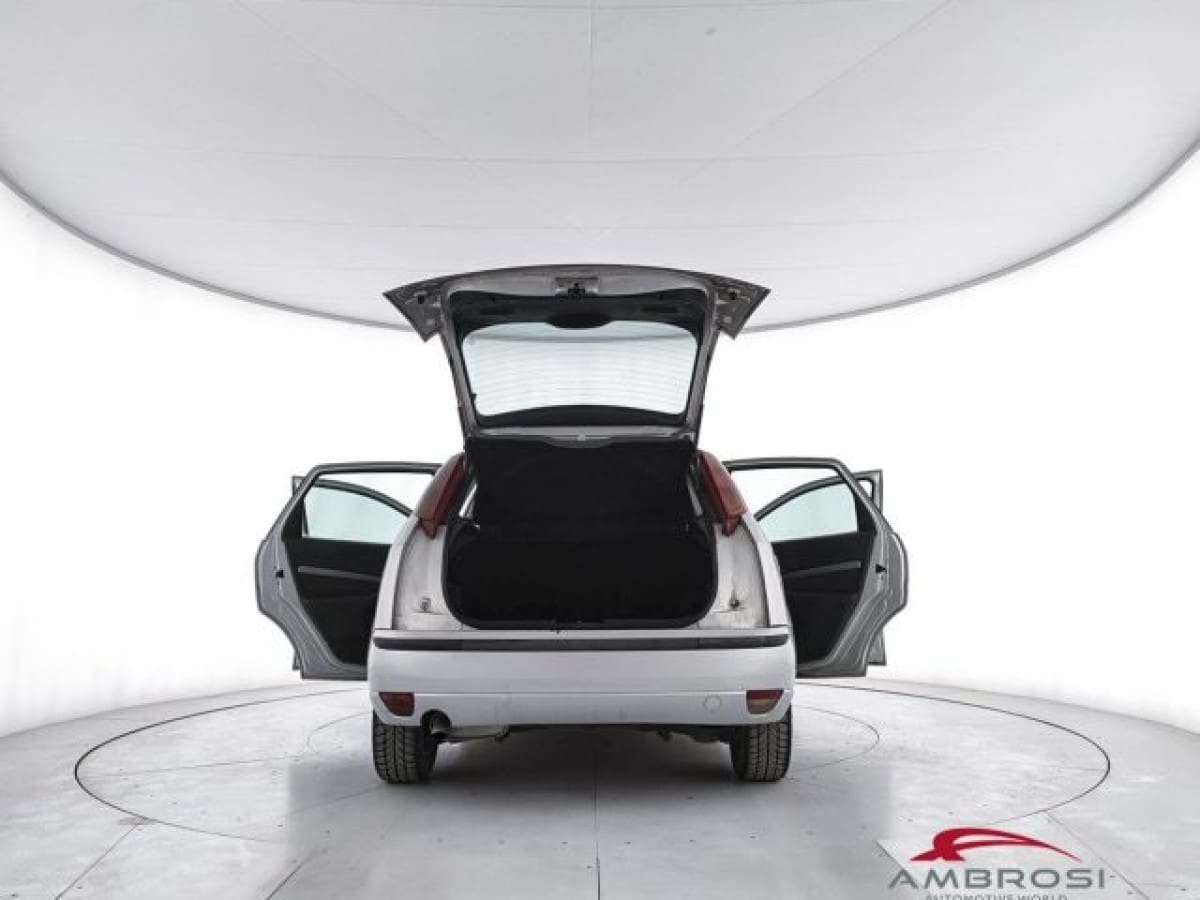 FORD Focus 1ª serie 12