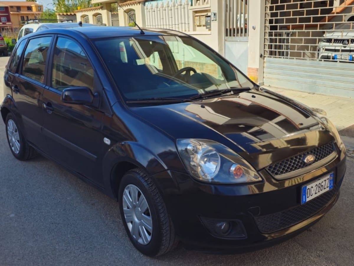 FORD Fiesta 5ª serie 8