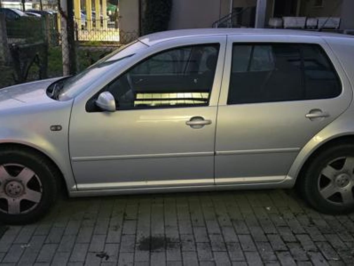 VOLKSWAGEN Golf 4ª serie 2