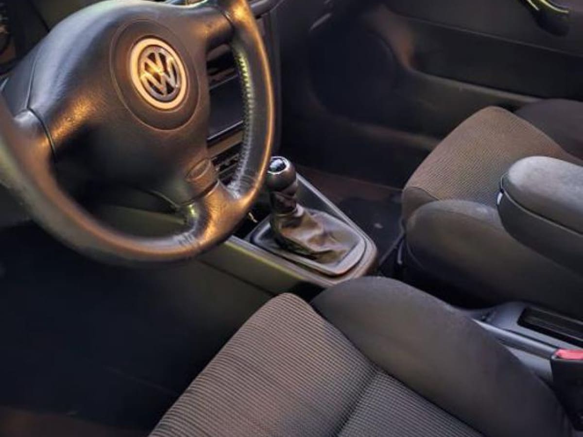 VOLKSWAGEN Golf 4ª serie 9