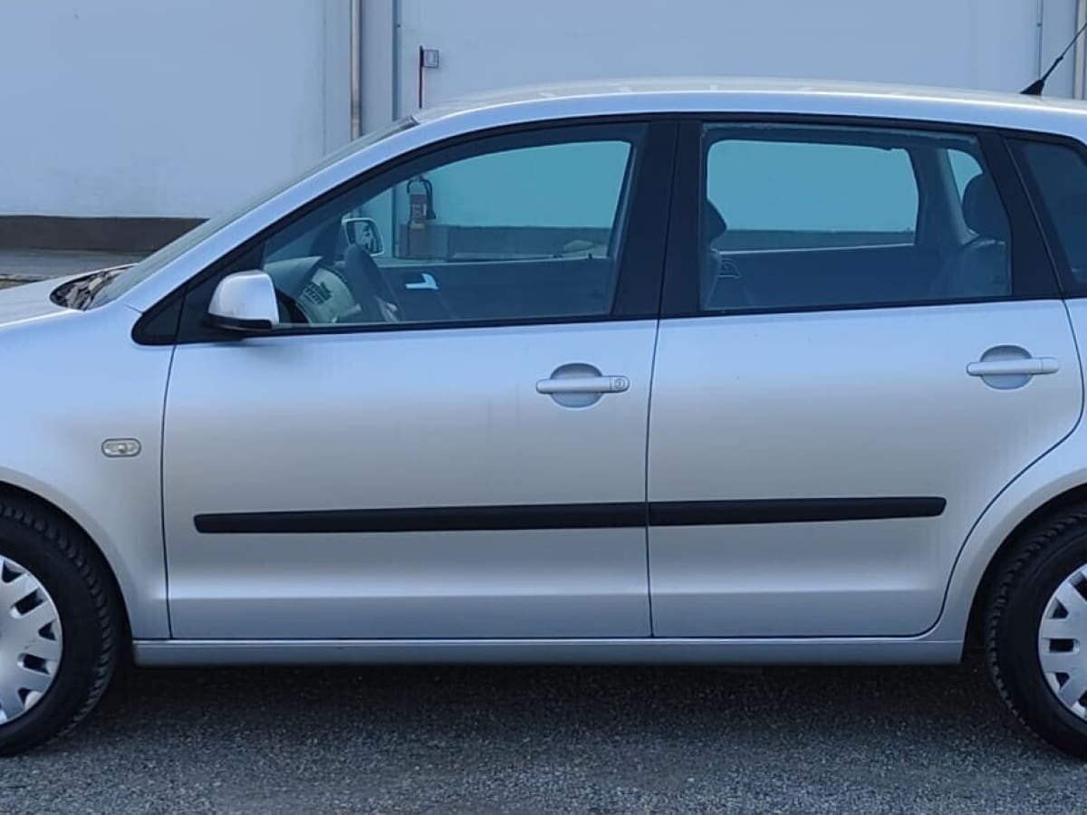 VOLKSWAGEN Polo 4ª serie 16