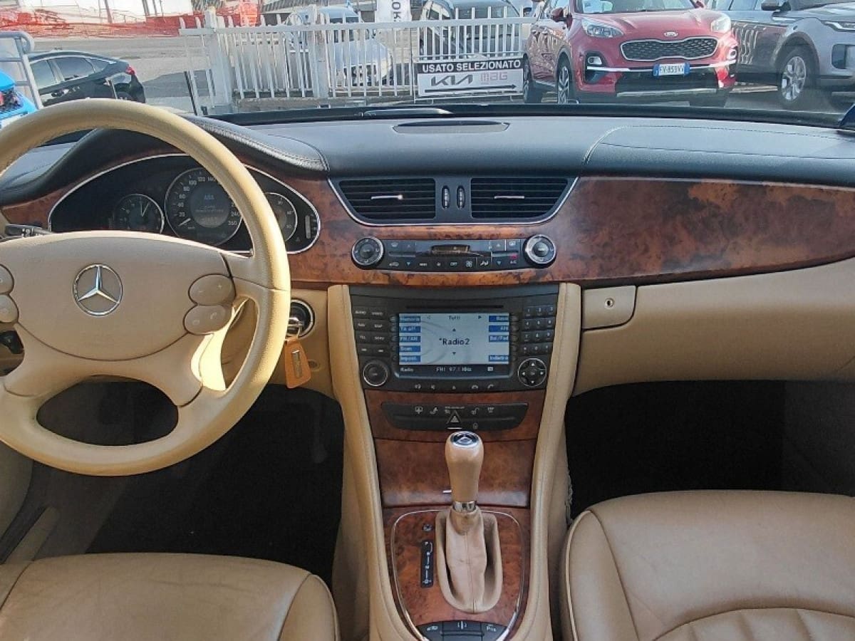 MERCEDES CLS          (C219) 5