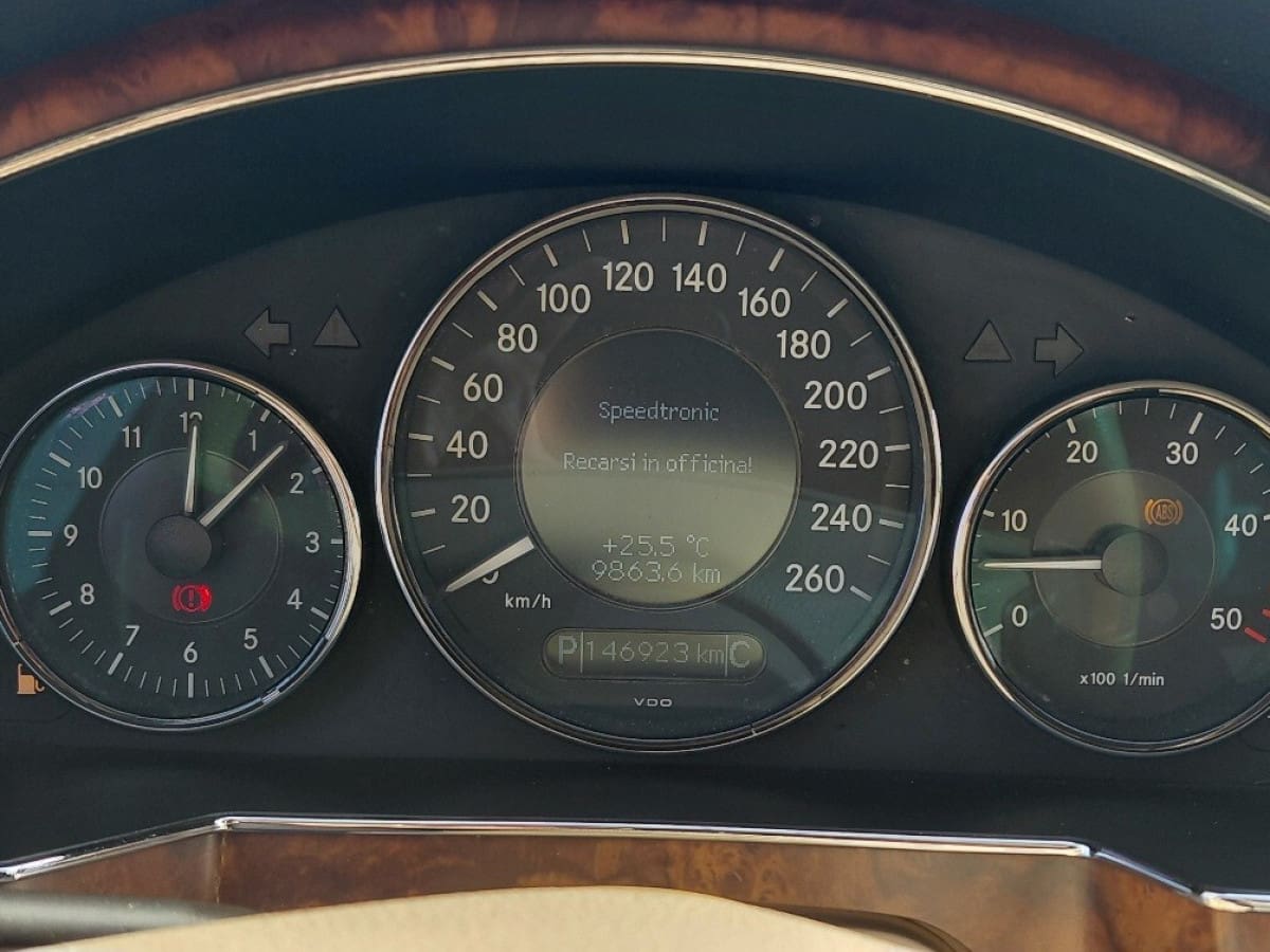 MERCEDES CLS          (C219) 10