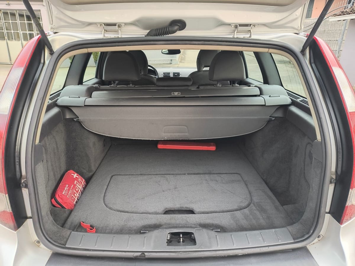 VOLVO V50 (2003-2012) 3