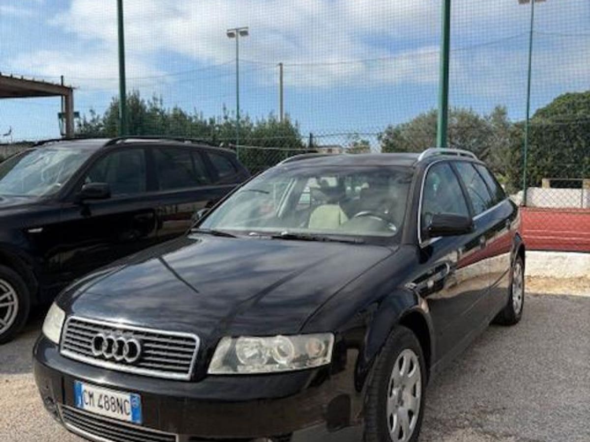 AUDI A4 2ª serie 6