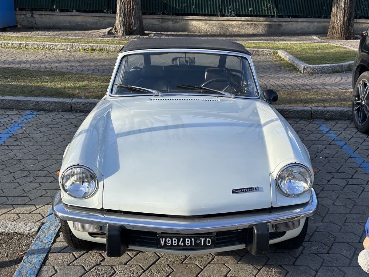 TRIUMPH SPITFIRE MK IV 11