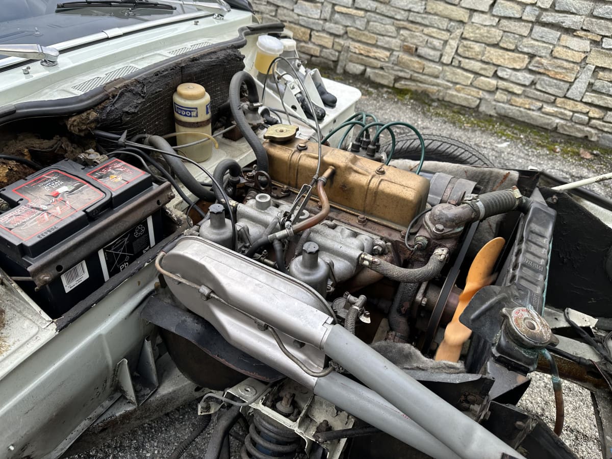 TRIUMPH SPITFIRE MK IV 6