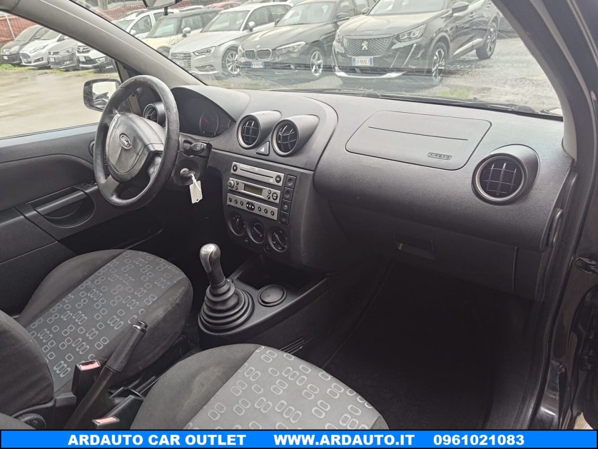 FORD Fiesta 5ª serie 9