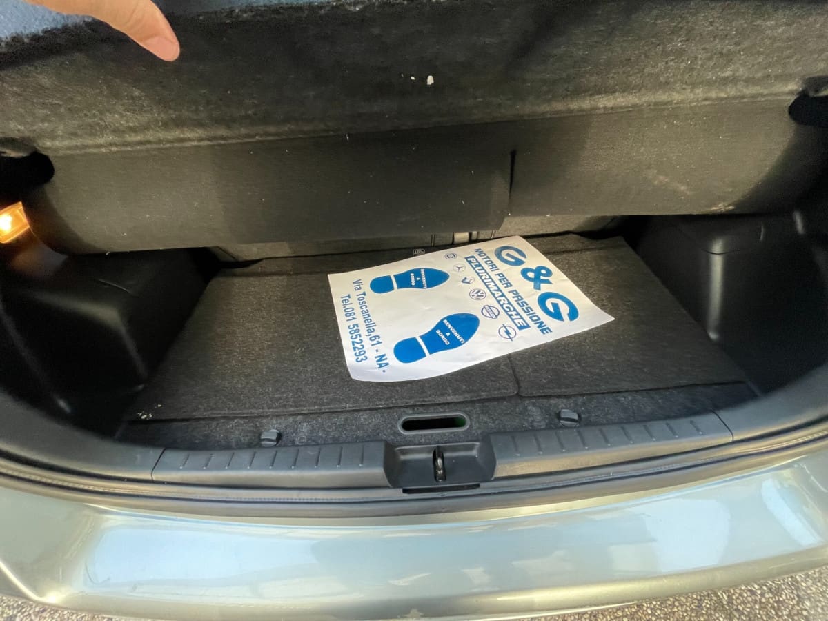 TOYOTA Yaris 2ª serie 8