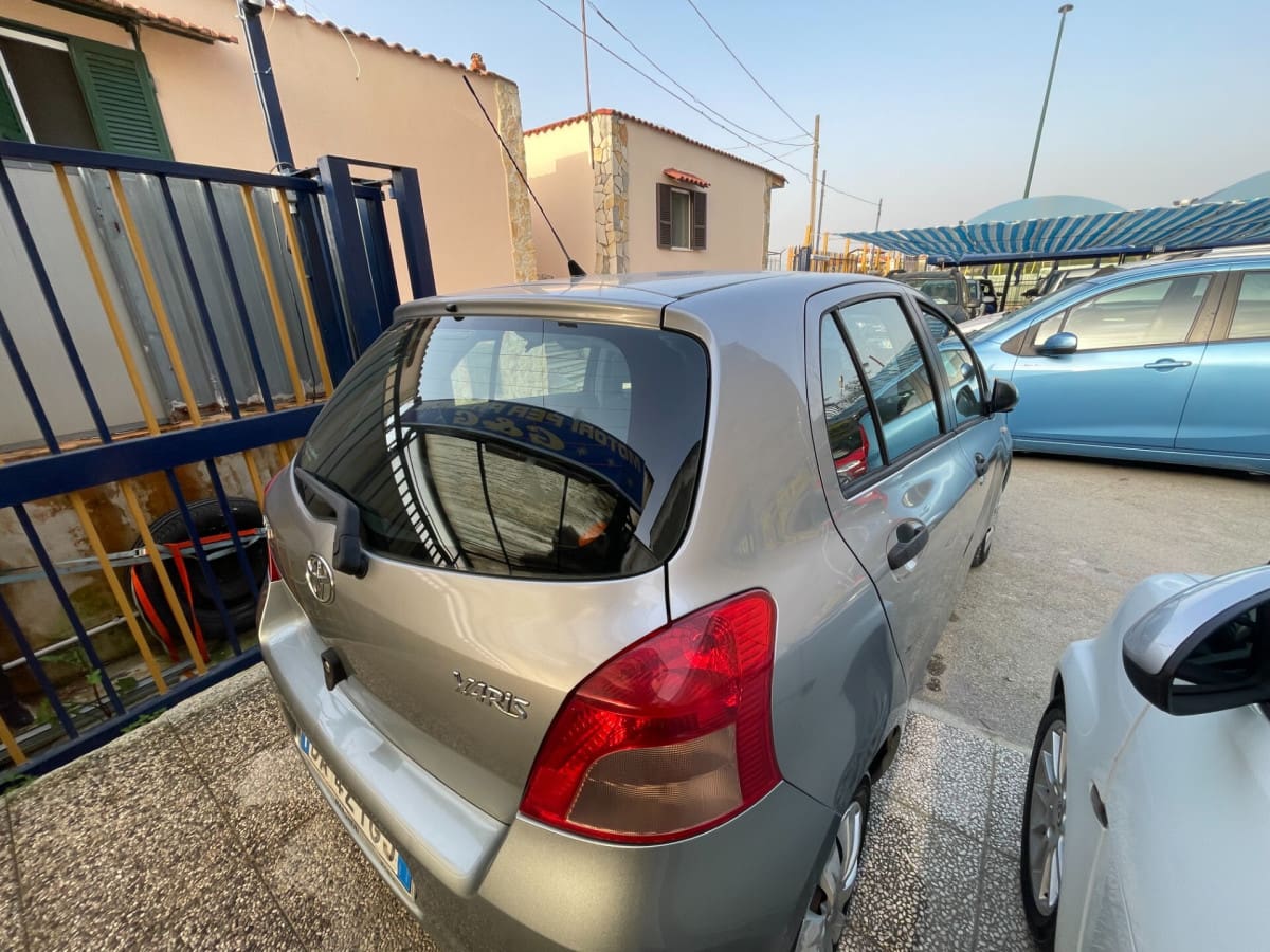 TOYOTA Yaris 2ª serie 9
