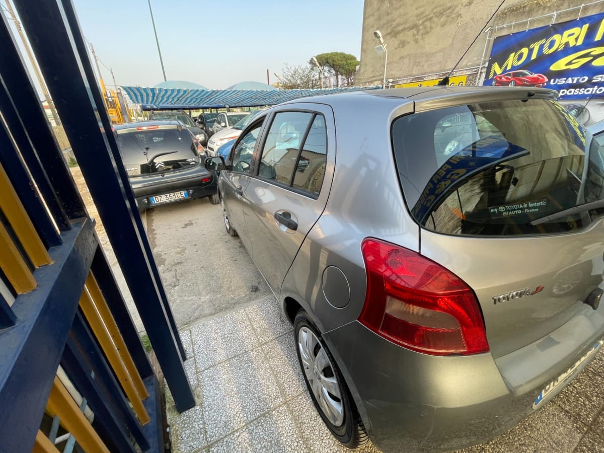 TOYOTA Yaris 2ª serie 10