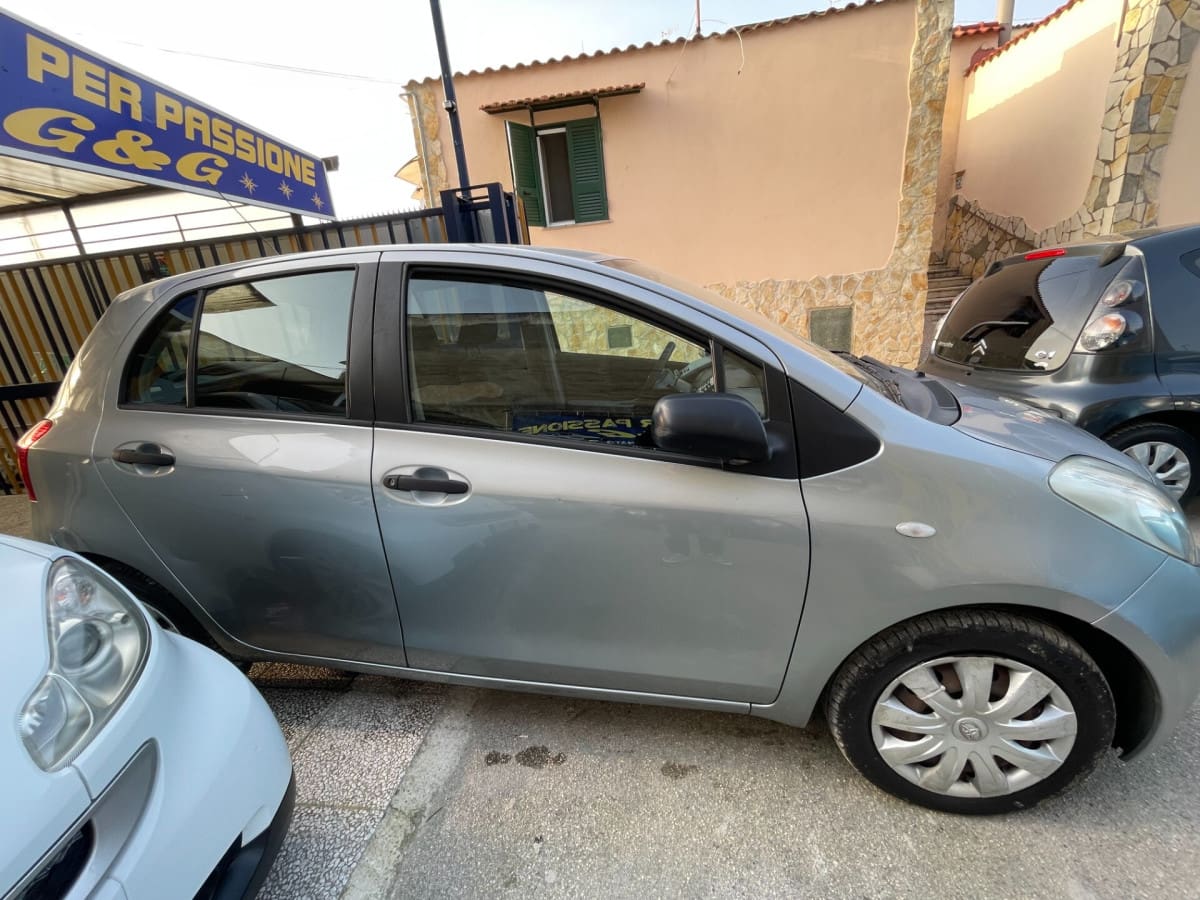 TOYOTA Yaris 2ª serie 15