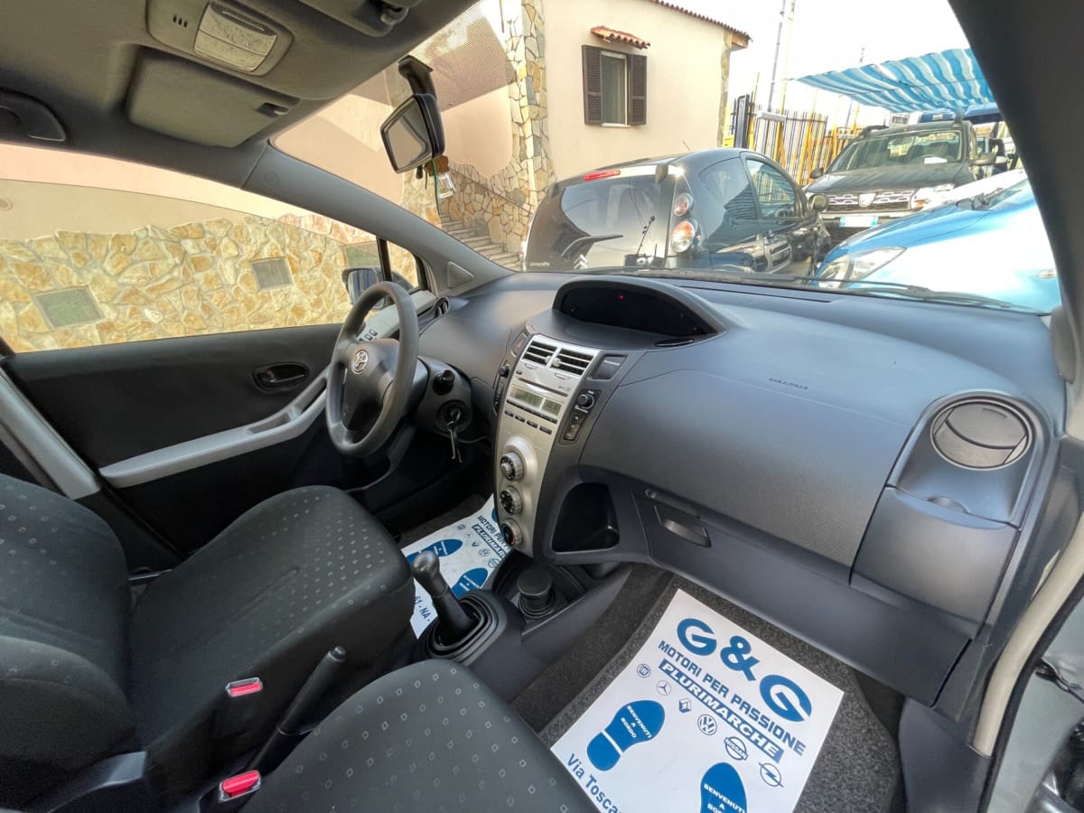TOYOTA Yaris 2ª serie 18