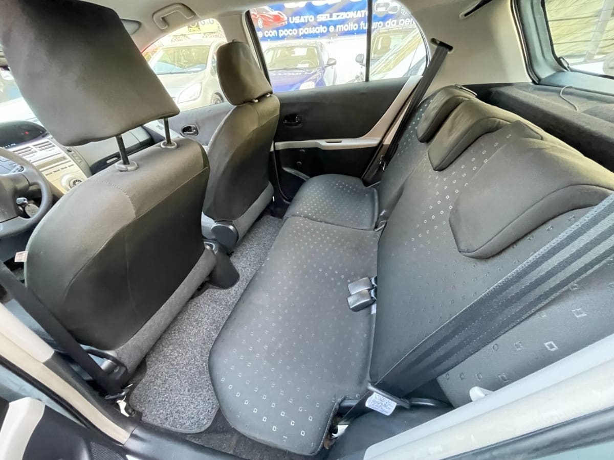 TOYOTA Yaris 2ª serie 21