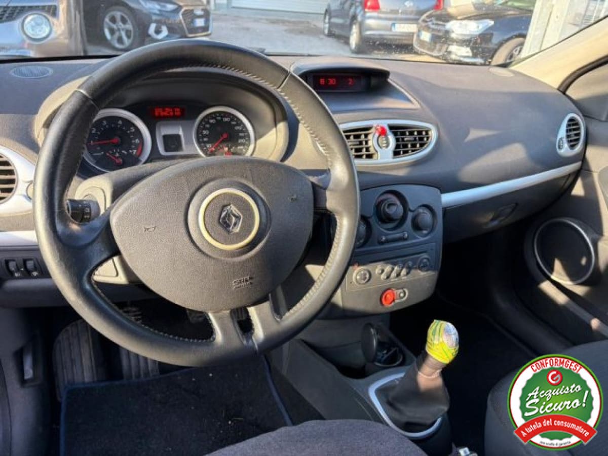 RENAULT Clio 3ª serie 2
