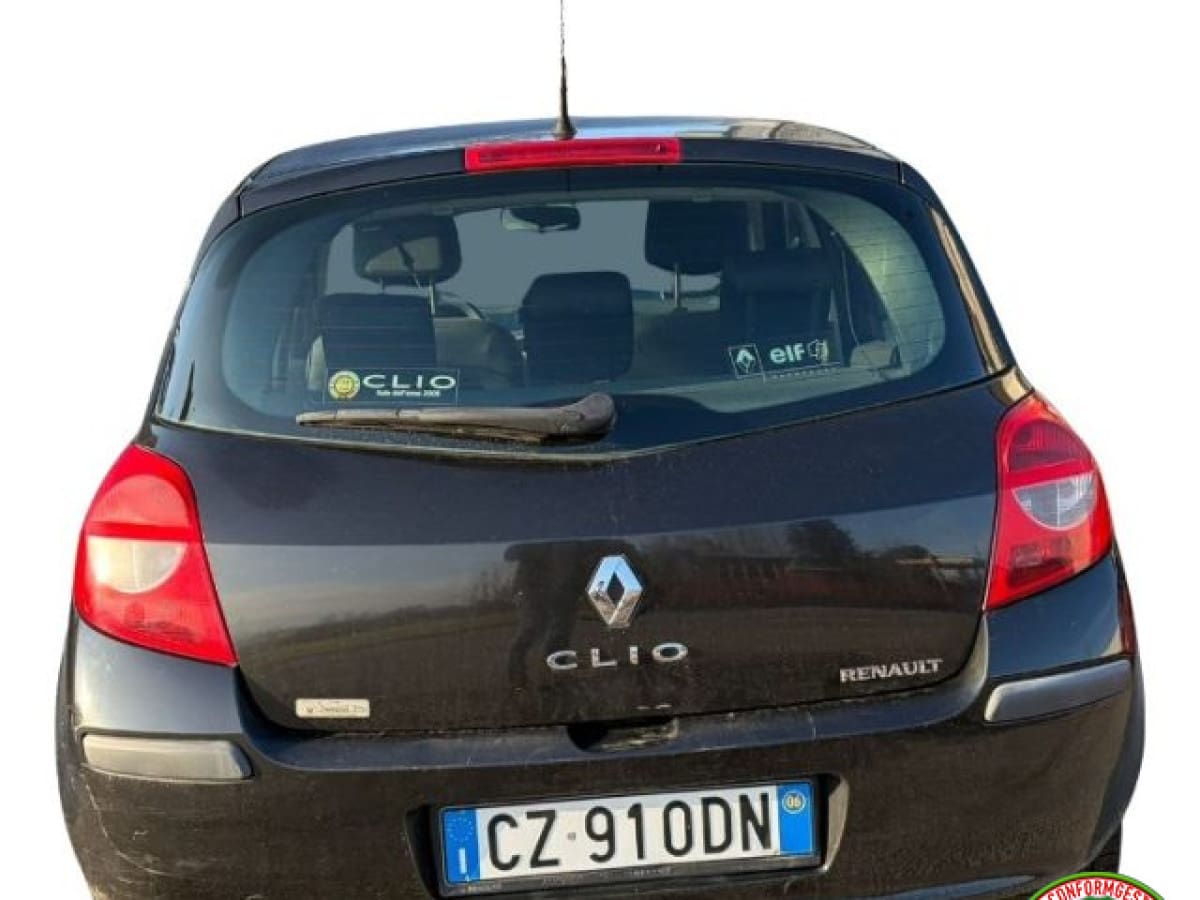 RENAULT Clio 3ª serie 8