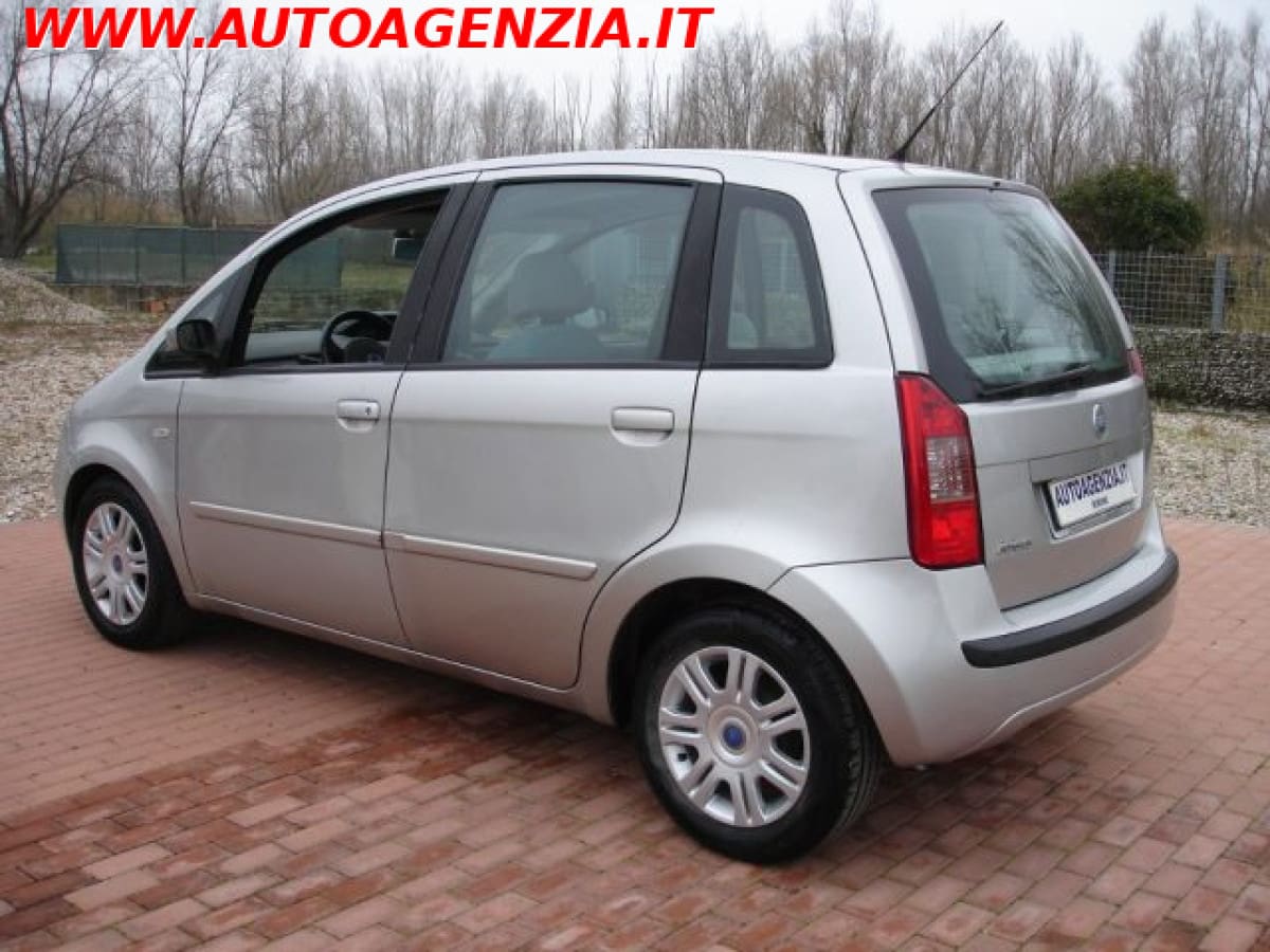 FIAT Idea 9