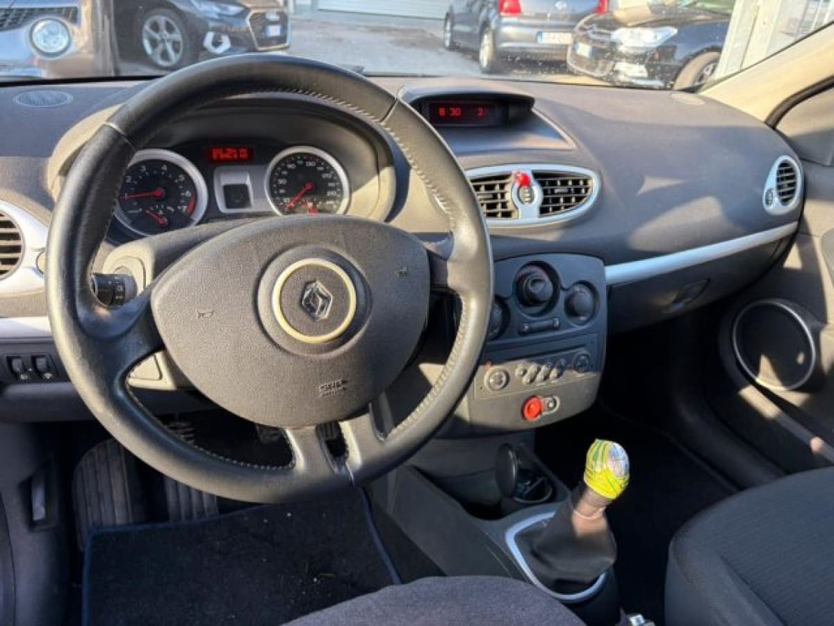 RENAULT Clio 3ª serie 2