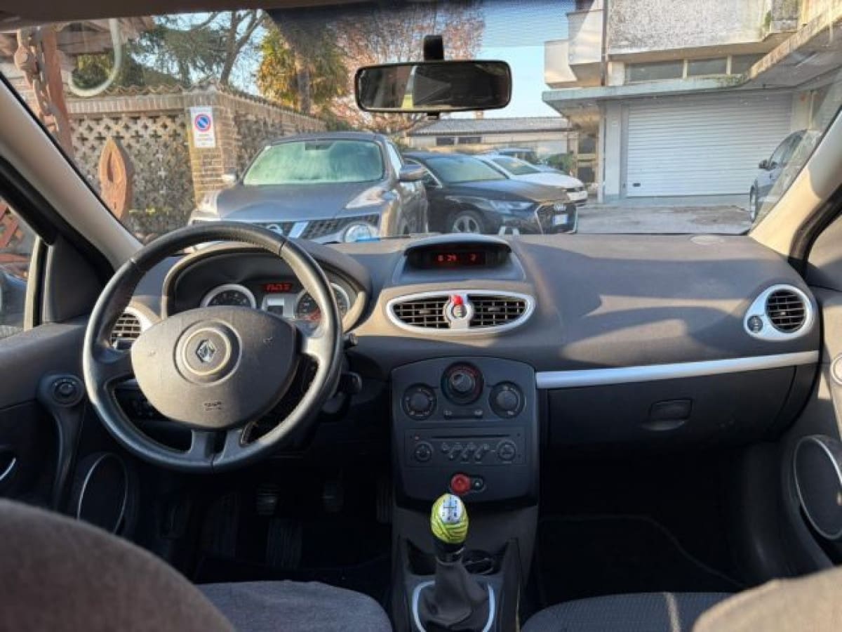 RENAULT Clio 3ª serie 5