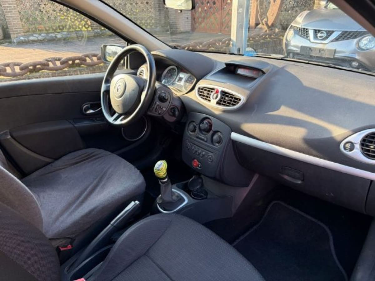 RENAULT Clio 3ª serie 7