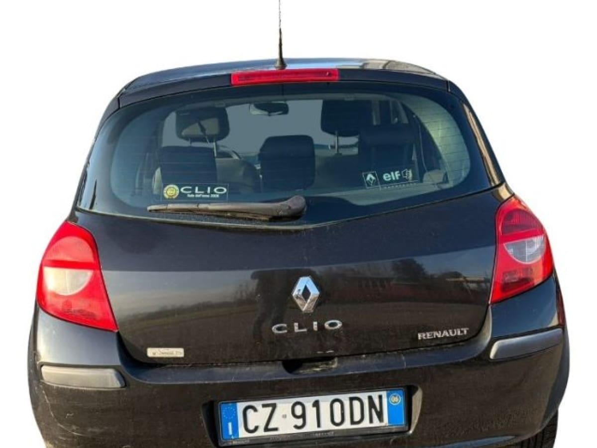 RENAULT Clio 3ª serie 8