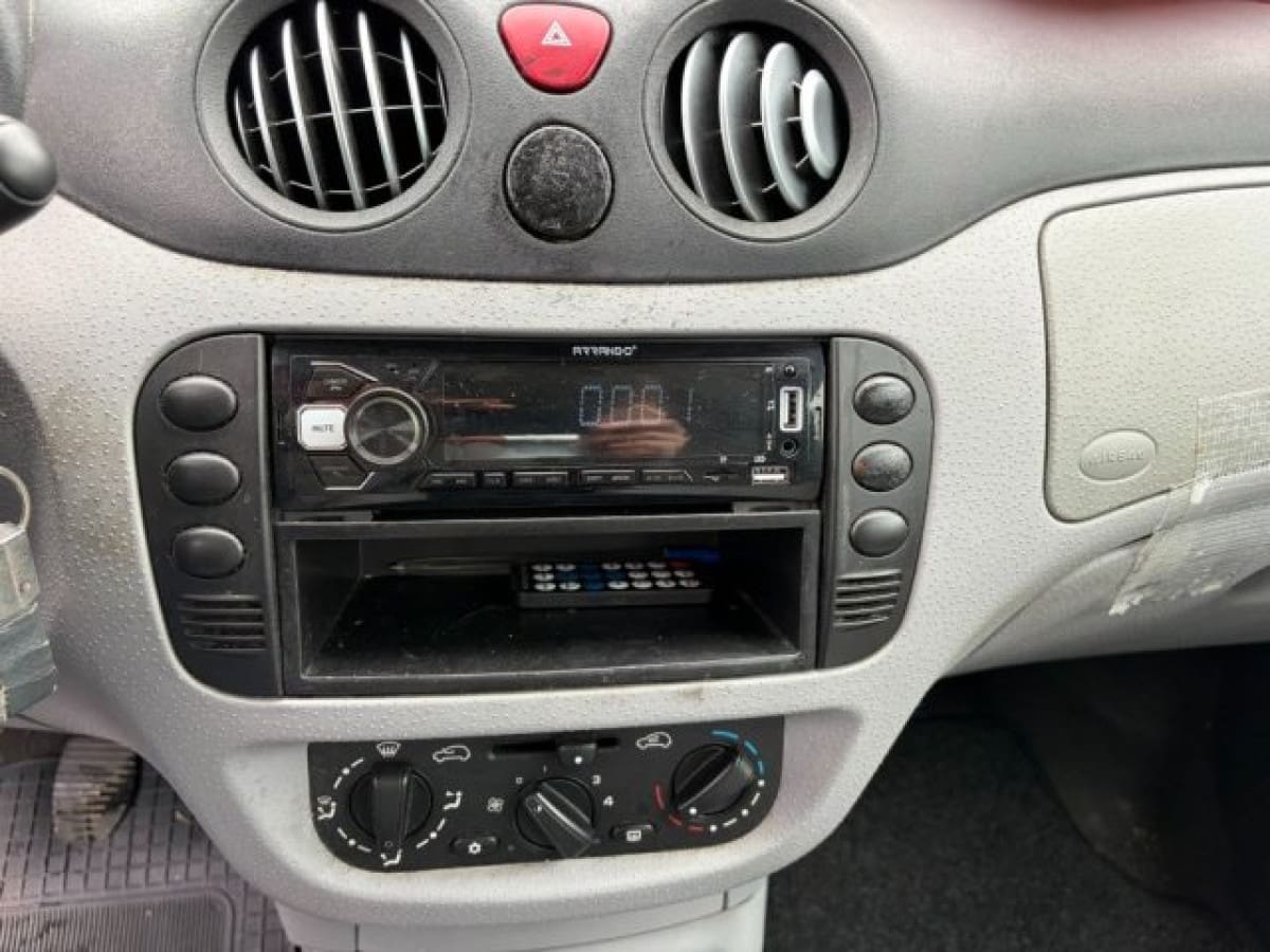 CITROEN C3 1ª serie 8