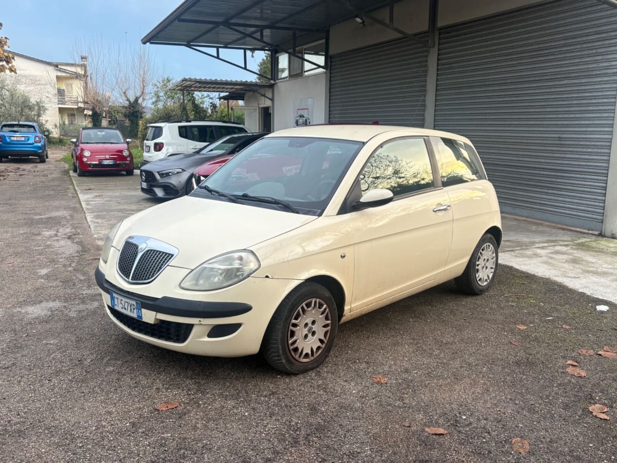 LANCIA Ypsilon 2