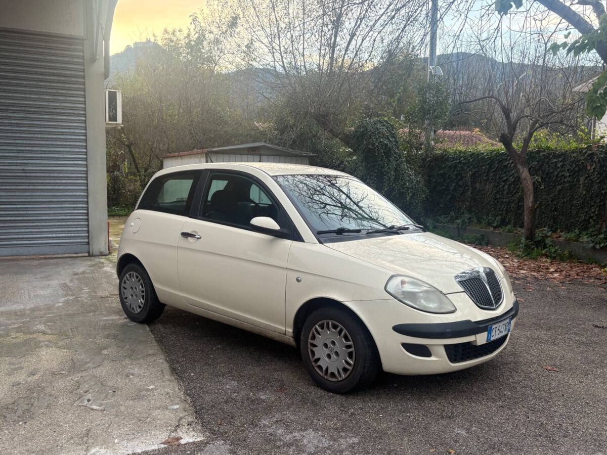 LANCIA Ypsilon 3
