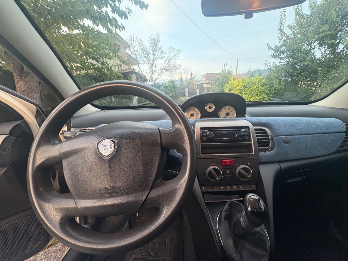 LANCIA Ypsilon 6