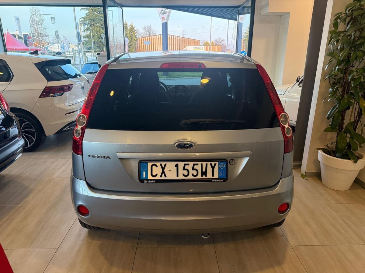 FORD Fiesta 5ª serie 9